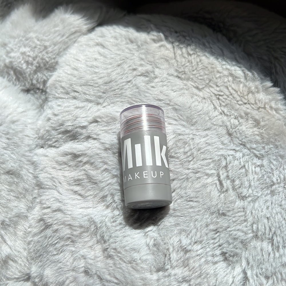 Pink lip makeup bundle - Picture 6 of 8